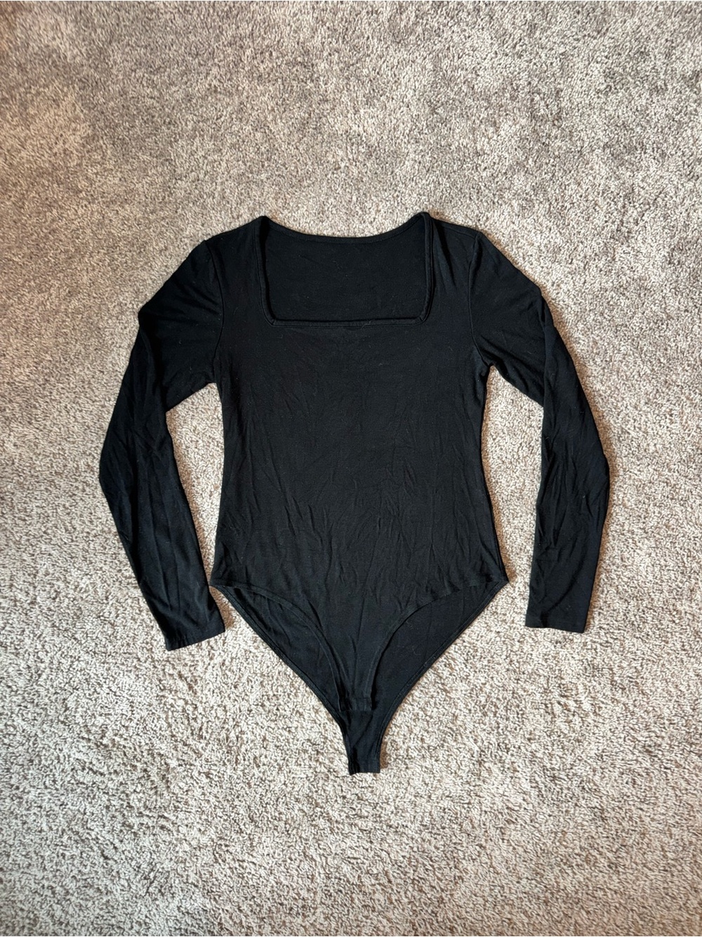 Medium Black Long-Sleeve Square Neck Bodysuit